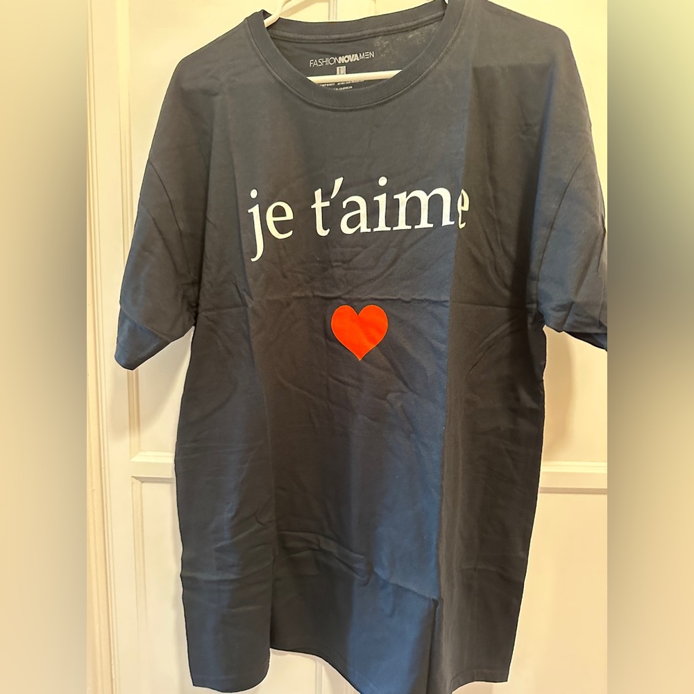 Brand new Fashion Nova graphic Tee, size Large